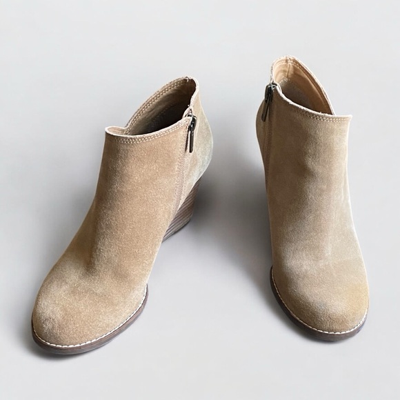 Lucky Brand Yekeena Wedge Camel Color Wedge Bootie size 7.5 - Picture 2 of 16